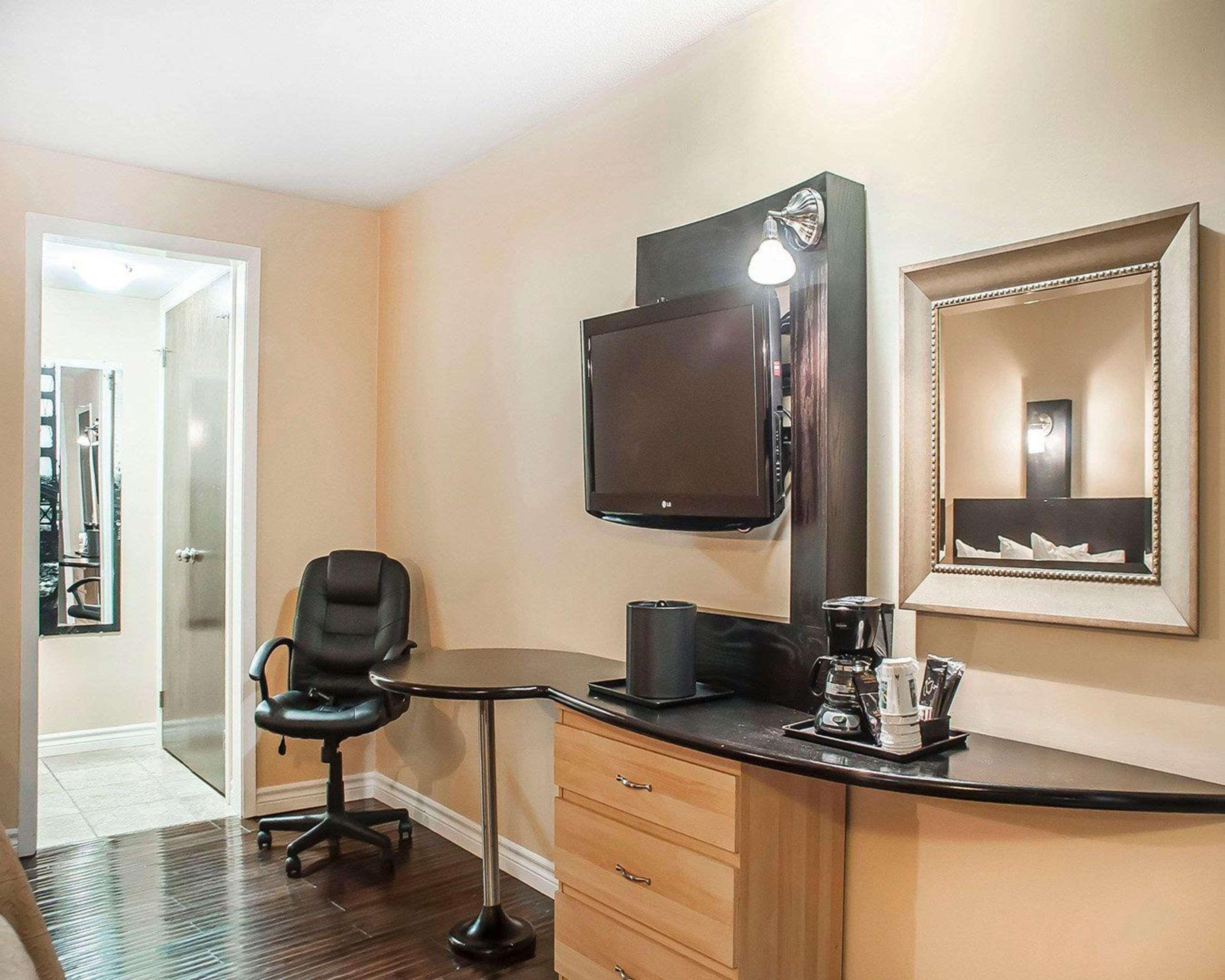 Quality Fallsview Cascade Hotel Niagara Falls